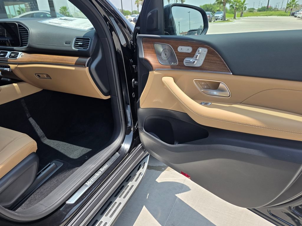 New 2026 Obsidian Black Metallic Mercedes-Benz GLS 580 image 46