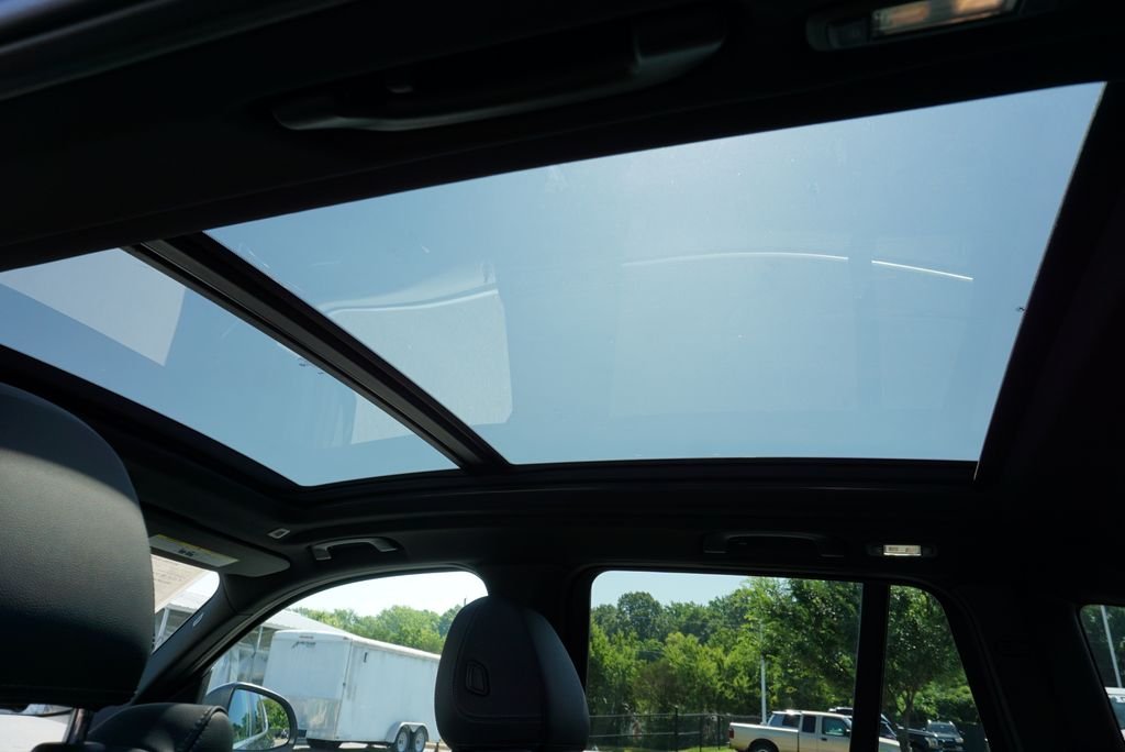 Used 2023 Dark Graphite BMW sDrive30i image 20