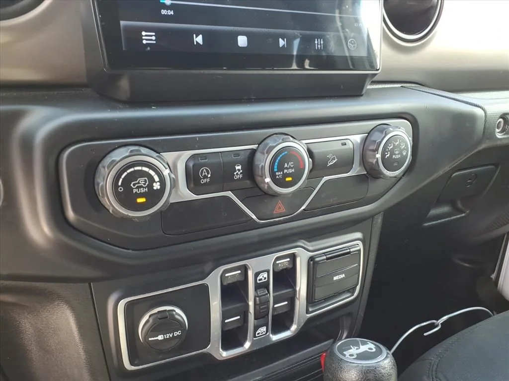 Used 2018 White Jeep Unlimited Sport S image 22