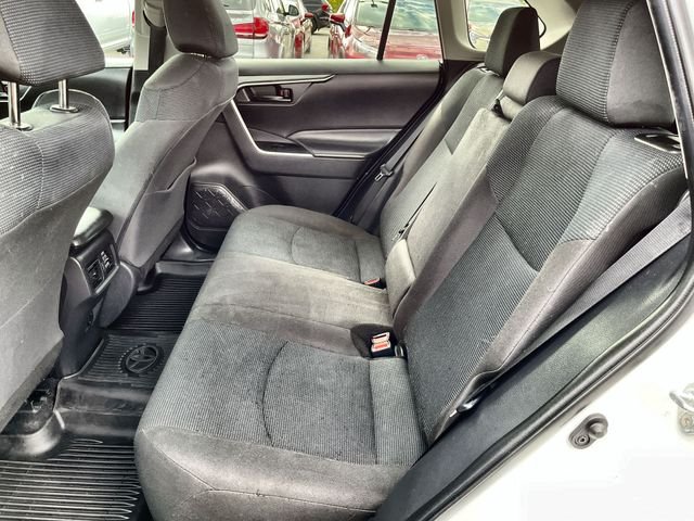 Used 2022 White Toyota LE image 25