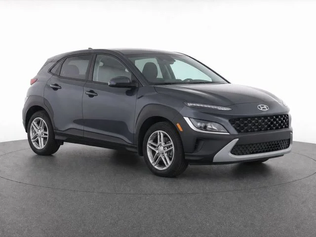 Used 2022 Gray Hyundai SE image 3