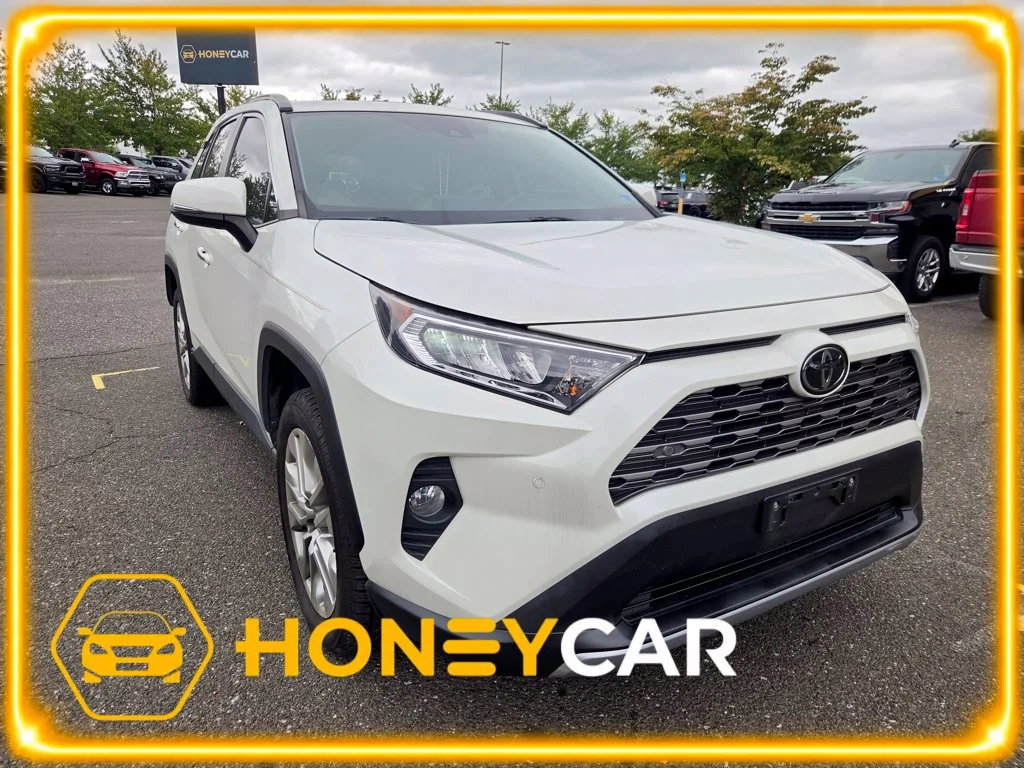Used 2019  Toyota Limited image 1