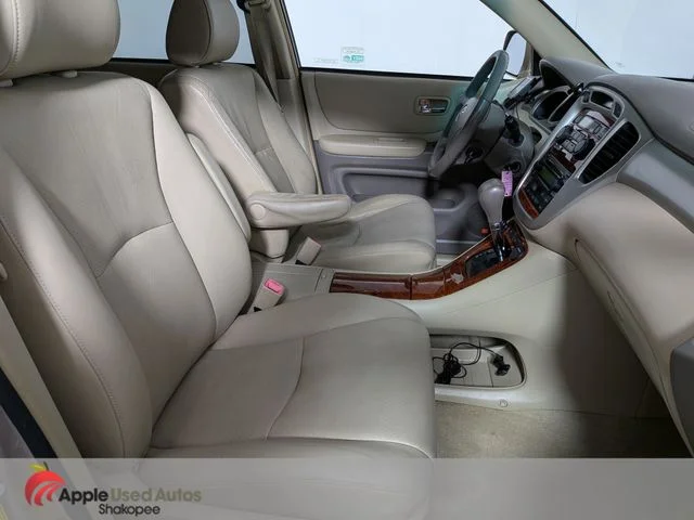Used 2006 Gold Toyota Limited image 48