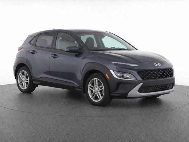 Used 2022 Gray Hyundai SE image 3
