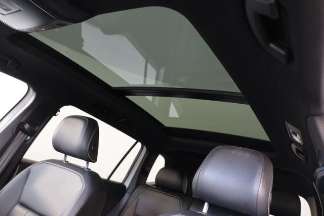 Used 2022 White Volkswagen 2.0T SE R-Line Black image 19