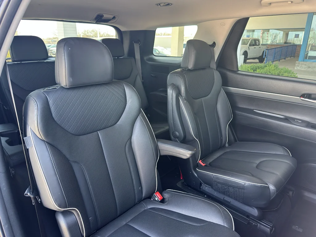 Used 2025 Moonlight Cloud Hyundai SEL image 31
