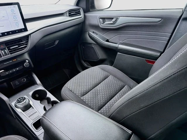 Used 2023 White Ford Active image 24