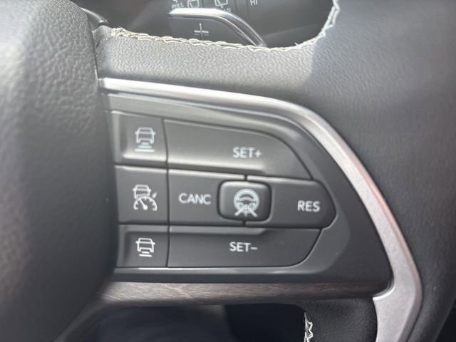 New 2026 Silver Zynith Exterior Paint Jeep Altitude image 23