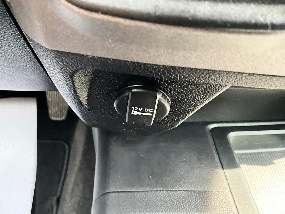 Used 2017 Brown Ram Tradesman image 25