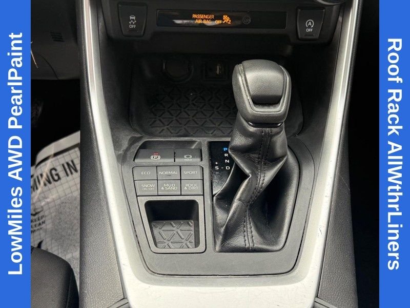 Used 2019 Pearl Toyota LE image 19