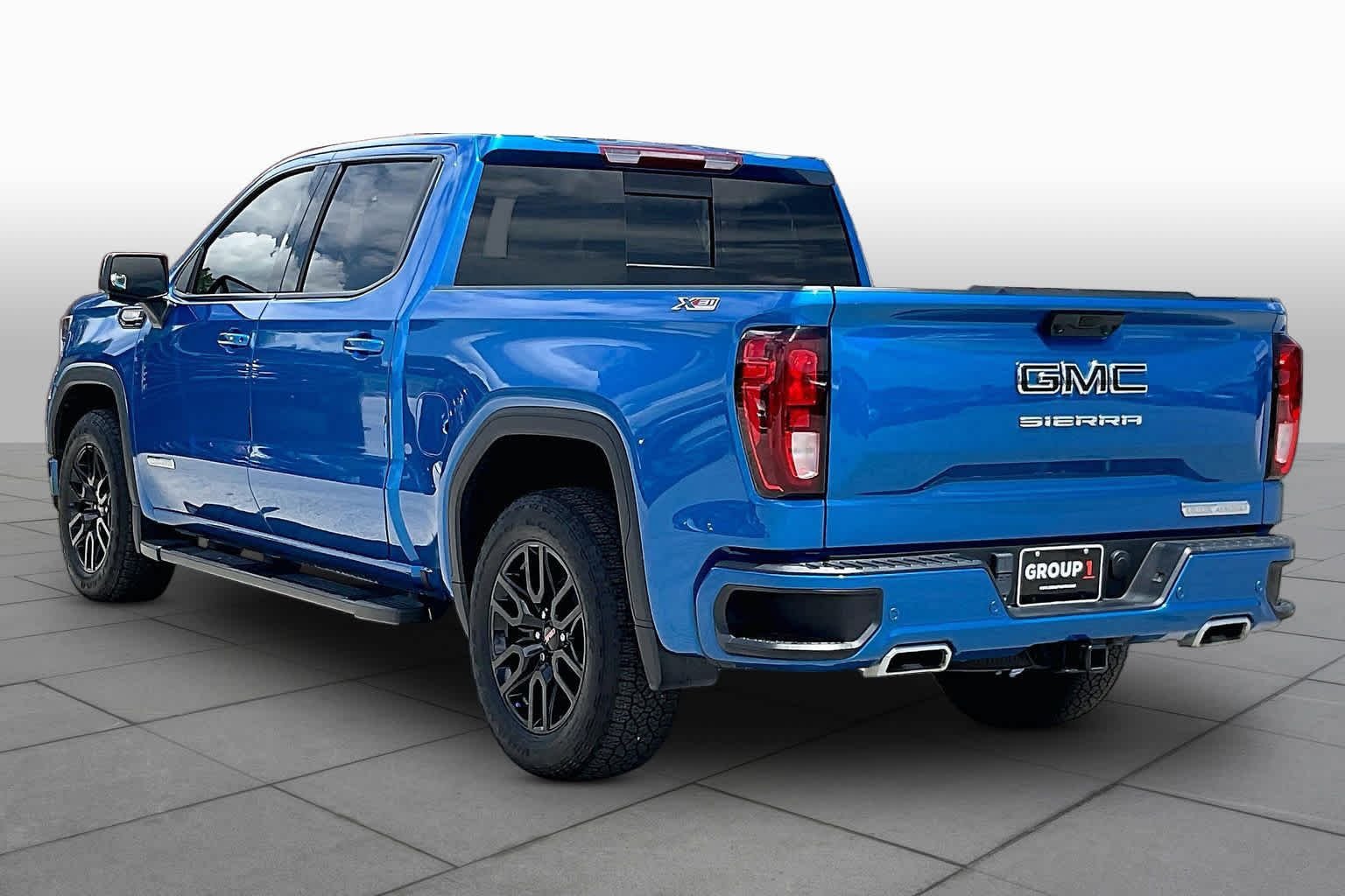 Used 2024 Dynamic Blue Metallic GMC Elevation image 12