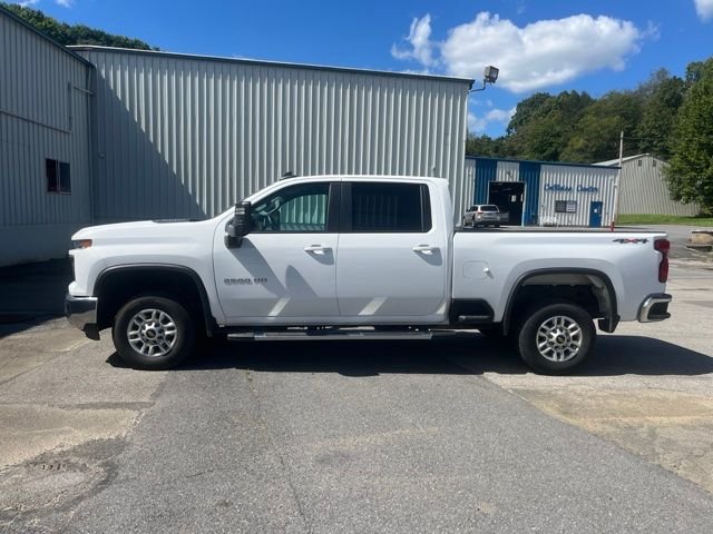 Used 2025 White Chevrolet LT image 9