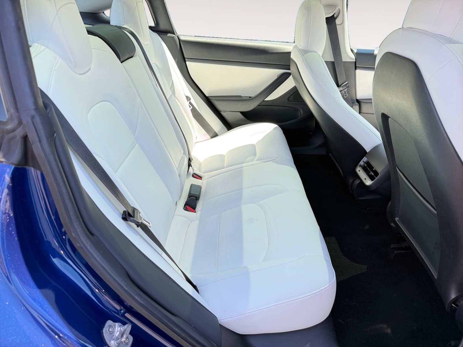 Used 2020 Deep Blue Metallic Tesla Standard Range Plus image 18