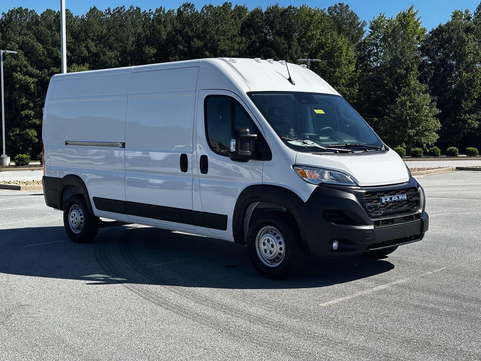 New 2026 Bright White Clear-Coat Exterior Paint RAM Tradesman image 2