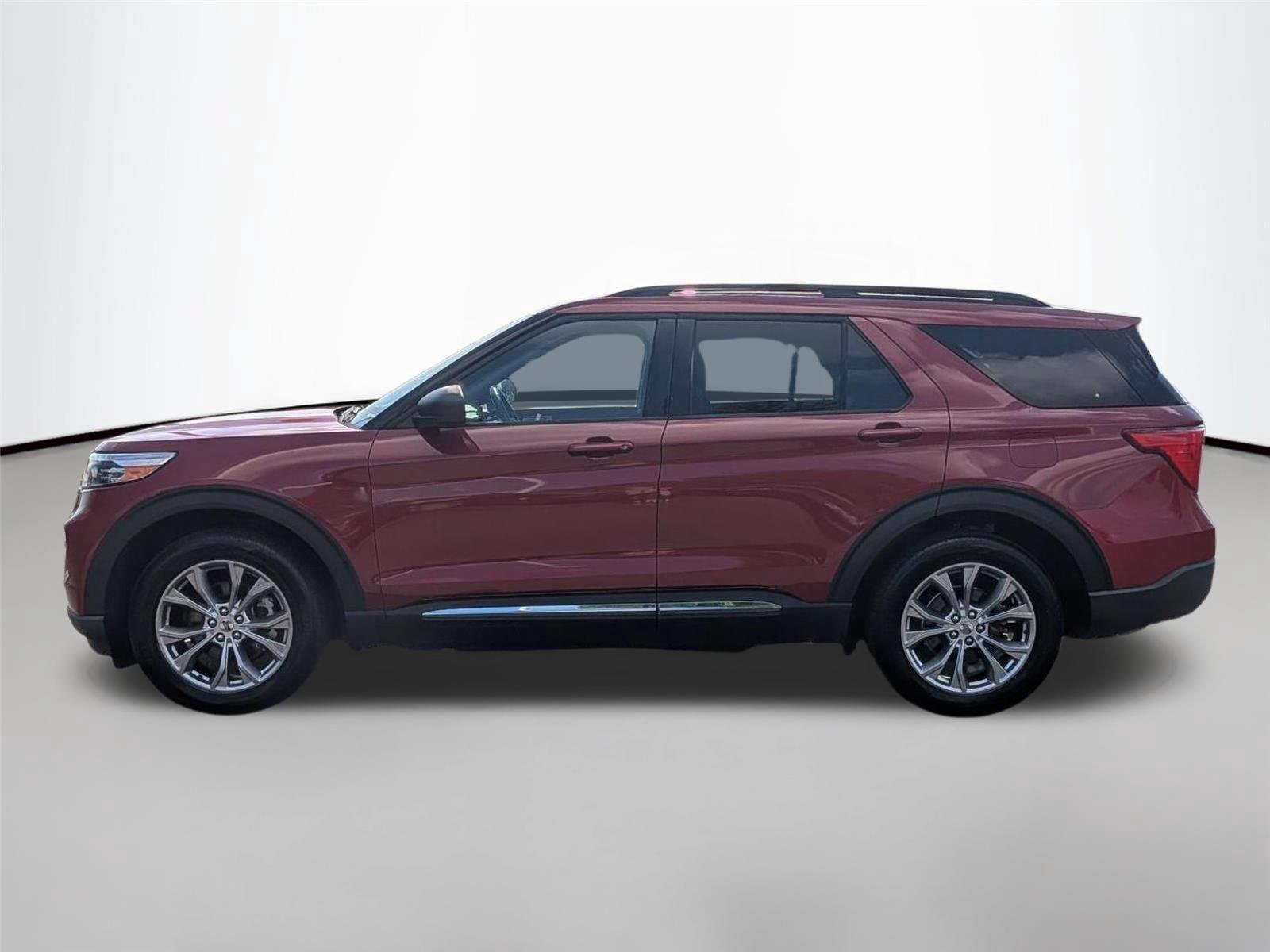 Used 2021 Rapid Red Metallic Tinted Clearcoat Ford XLT image 2