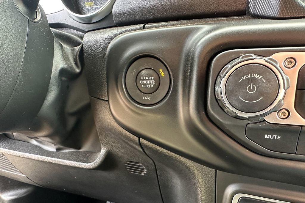 Used 2023 Grey Jeep Sahara image 20