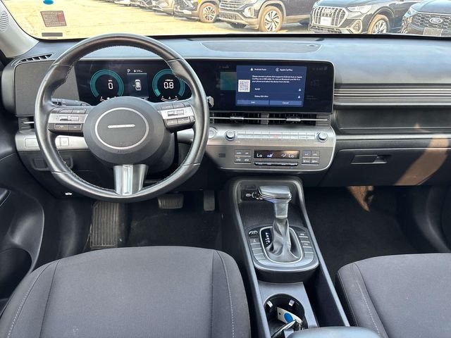 Used 2024 White Hyundai SEL image 13