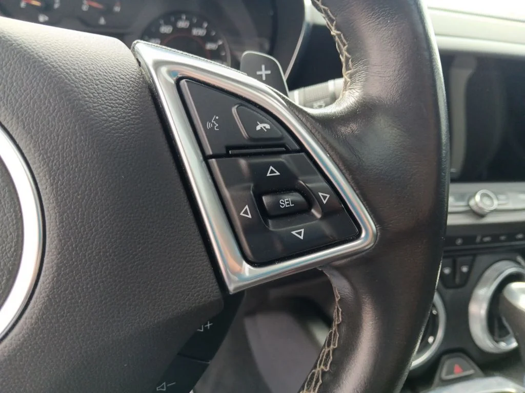 Used 2021 Summit White Chevrolet 1LT image 20