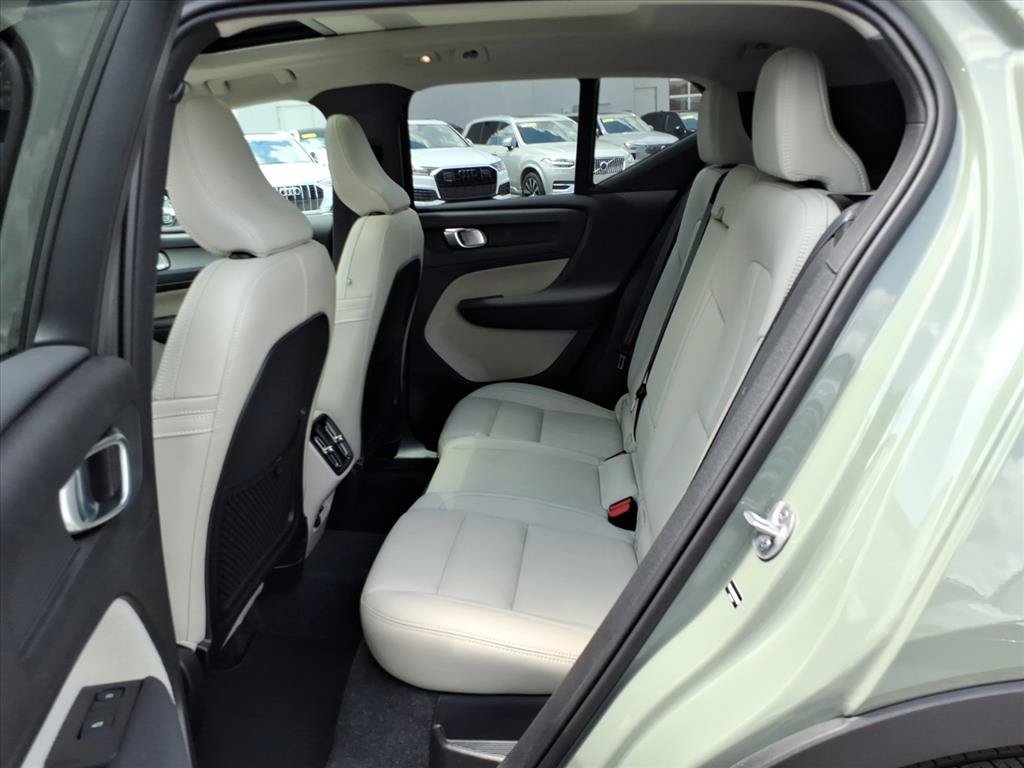 Certified Used 2025 Sage Green Metallic Volvo Ultra Dark Theme image 12