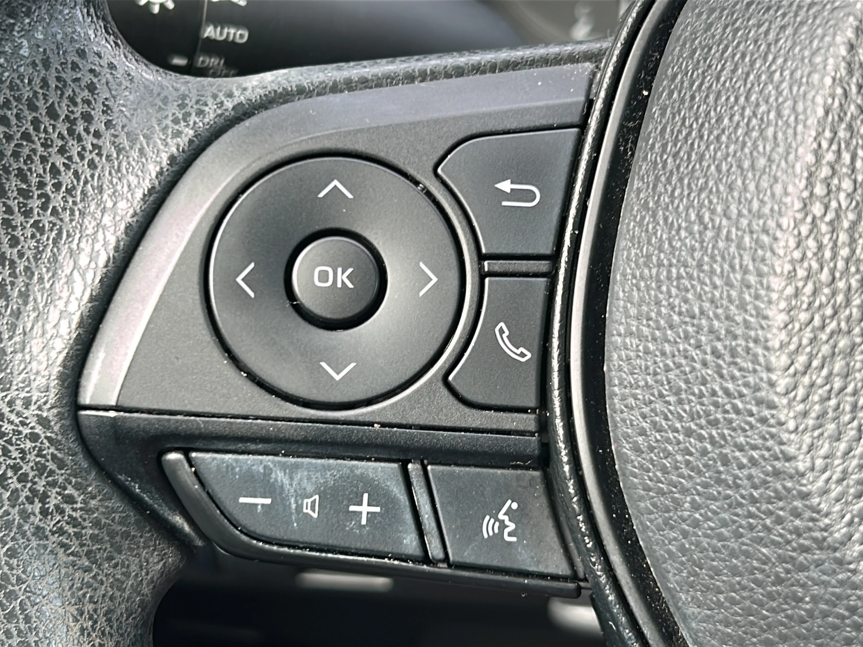 Used 2021 Celestite Toyota LE image 19