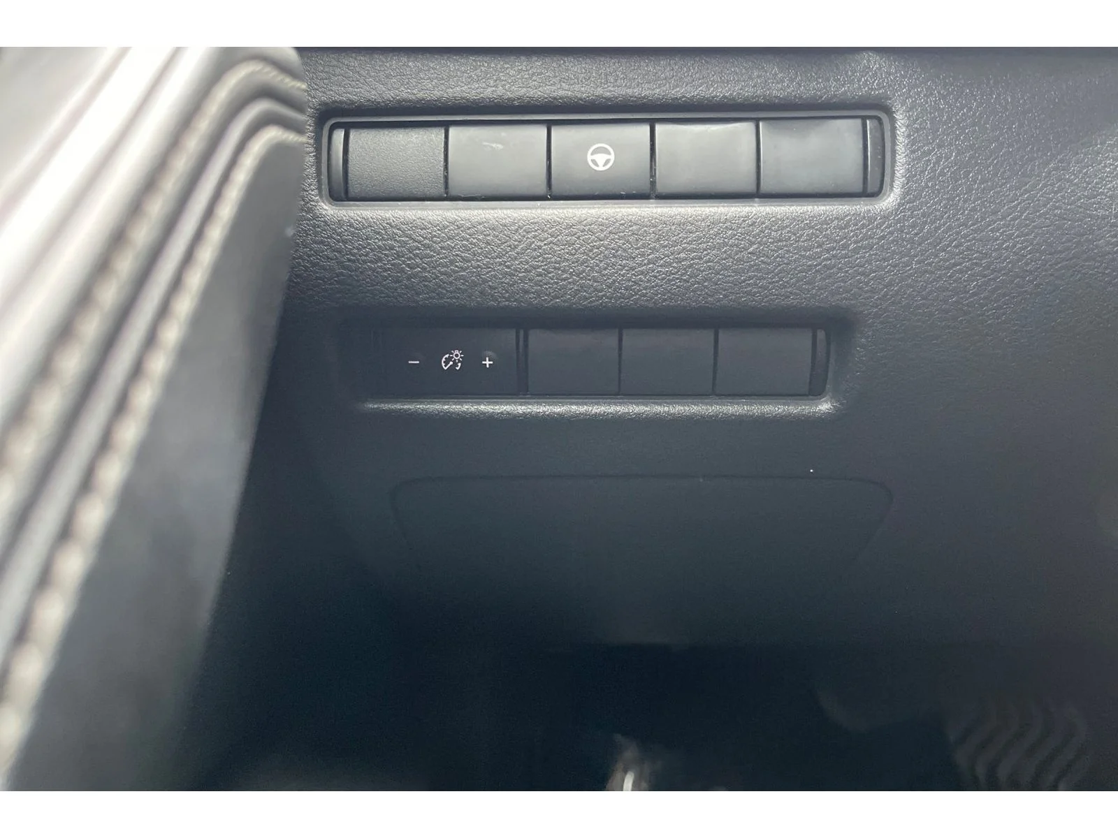 Used 2021 SCARLET EMBER TIN Nissan SV image 39