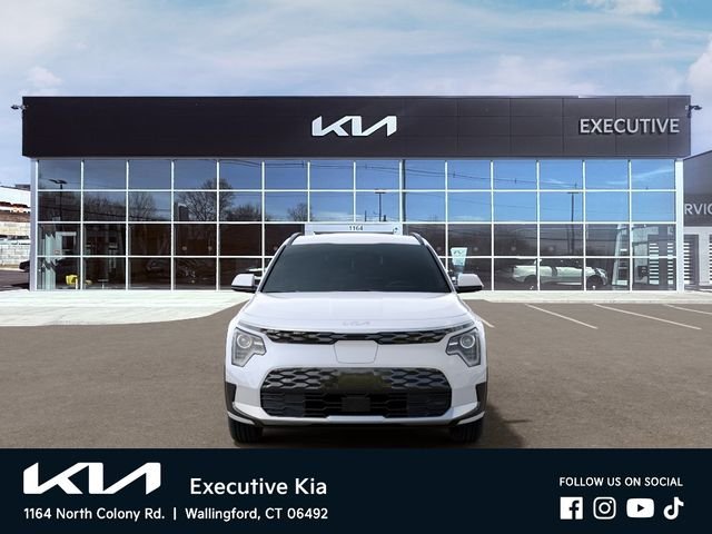 New 2026 White Kia Wind image 2