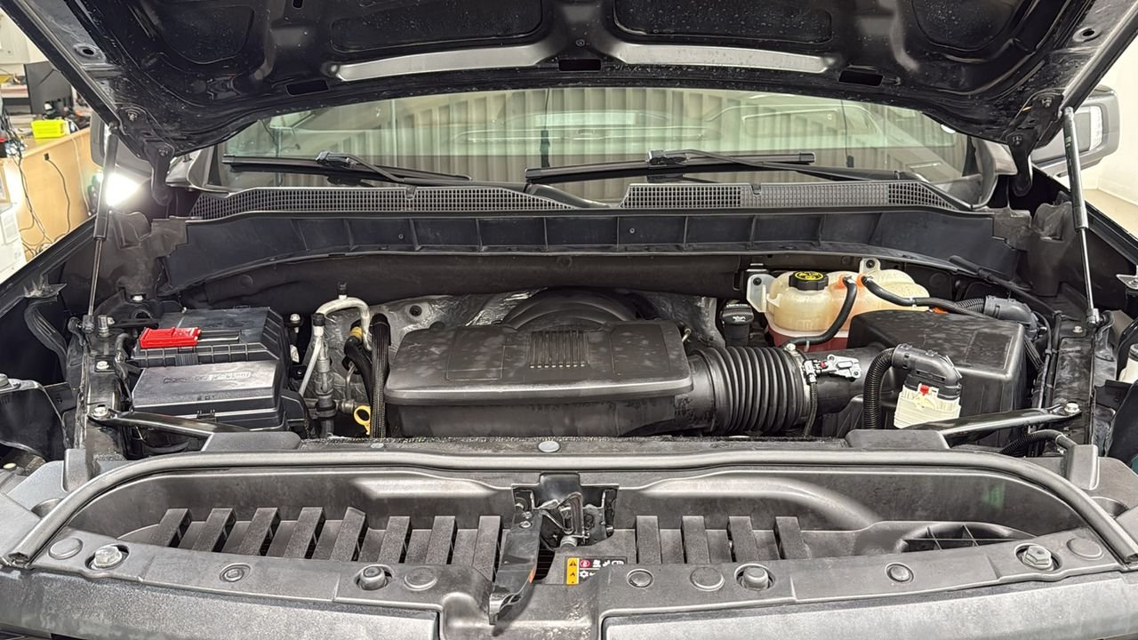 Used 2019 Black Chevrolet High Country image 25