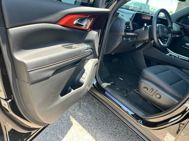 Used 2026 Mosaic Black Metallic Chevrolet Z71 image 18