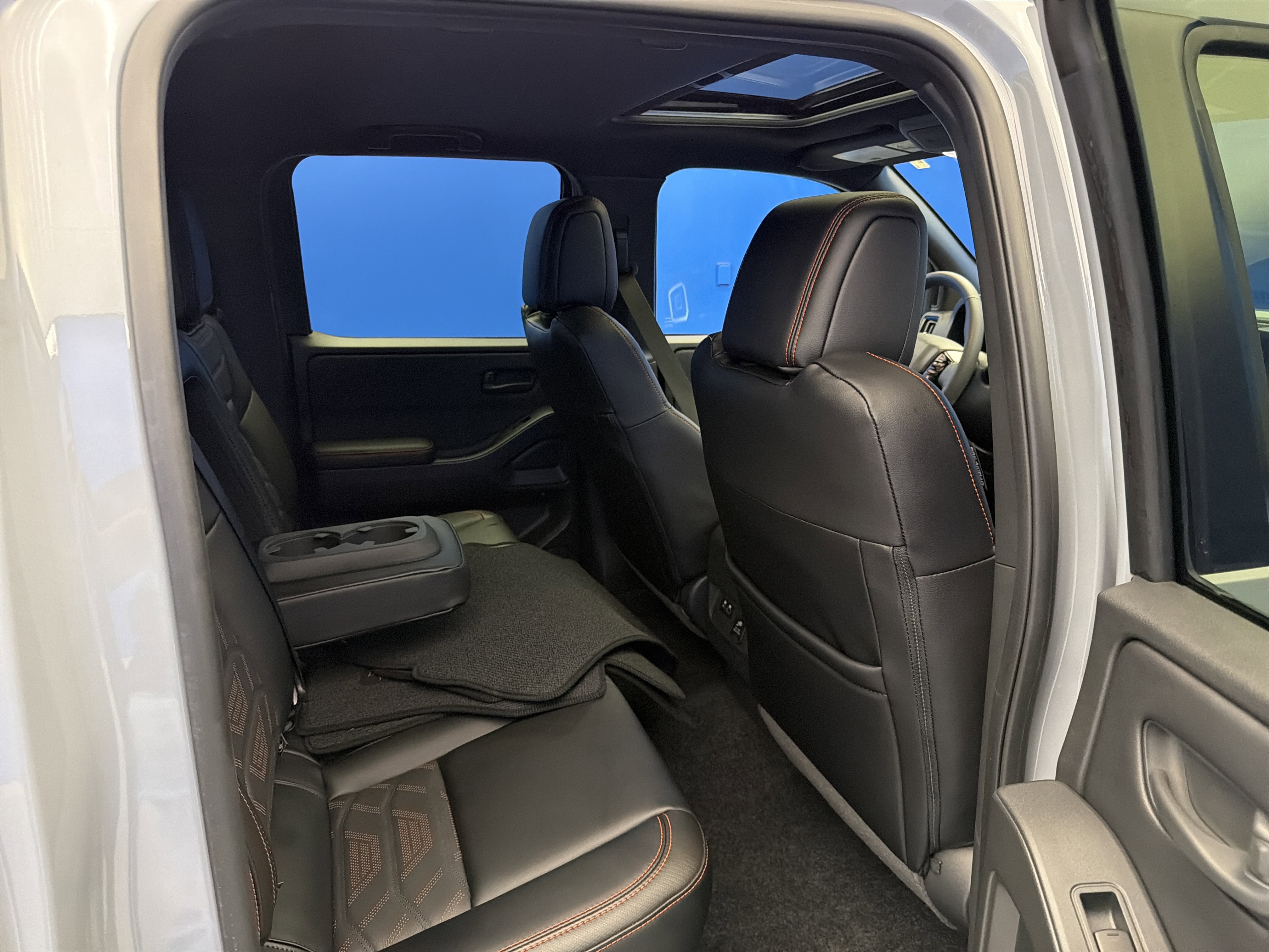 Used 2026 Boulder Gray Pearl Nissan PRO-4X image 27