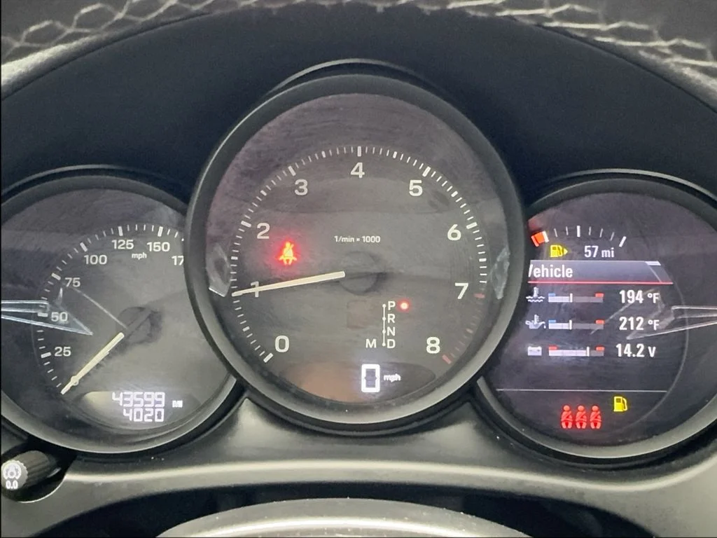 Used 2023 White Porsche Base image 41