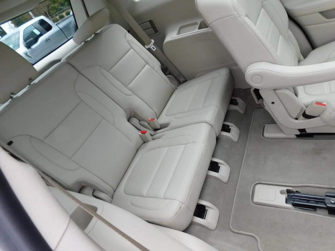 Used 2022 White GMC FWD 4DR DENALI image 17