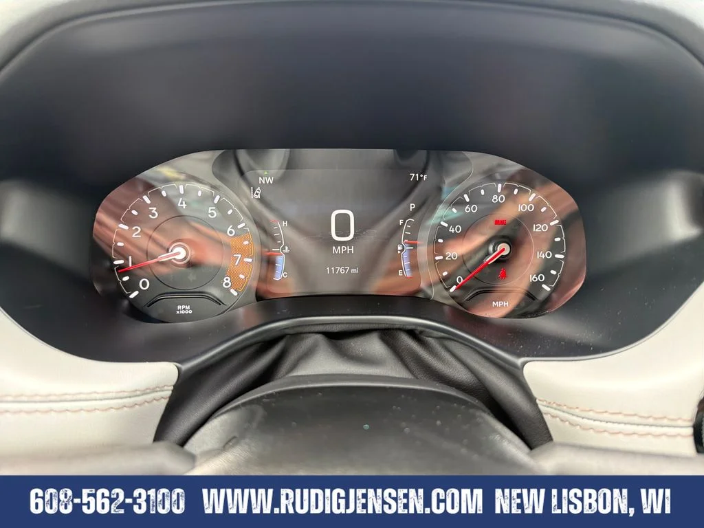Used 2025 White Jeep Limited image 15