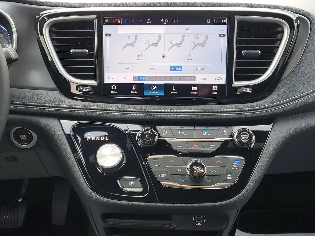 2026 Chrysler Pacifica Select - Photo 29
