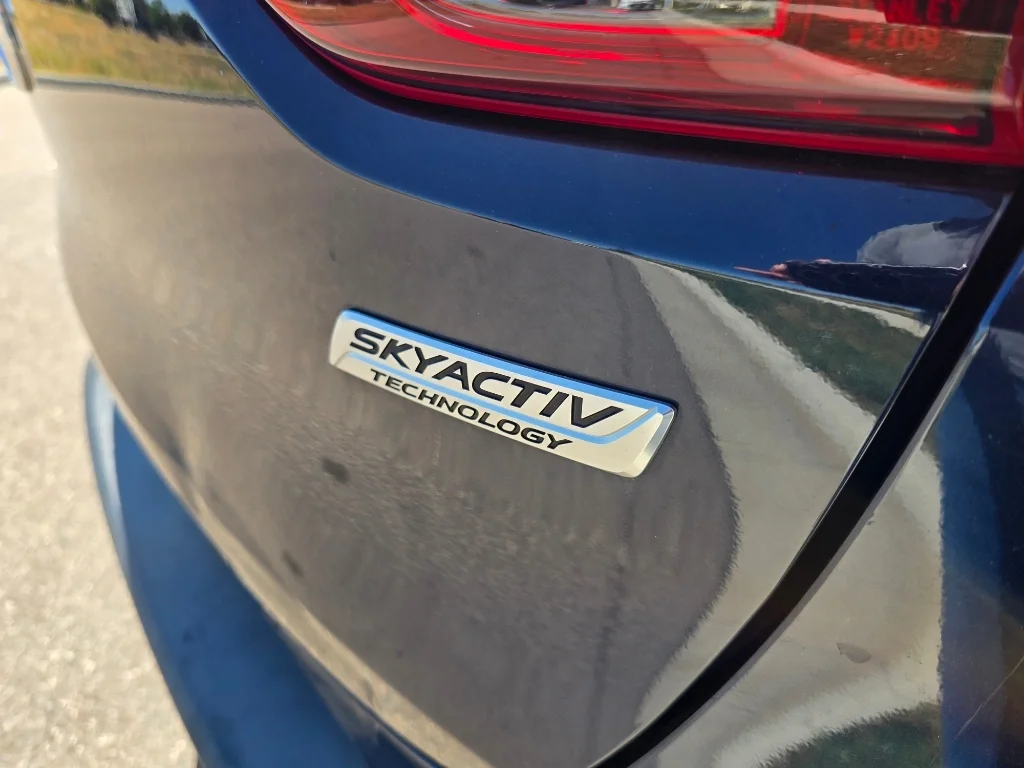 Used 2018 Deep Crystal Blue Mica Mazda Touring image 11