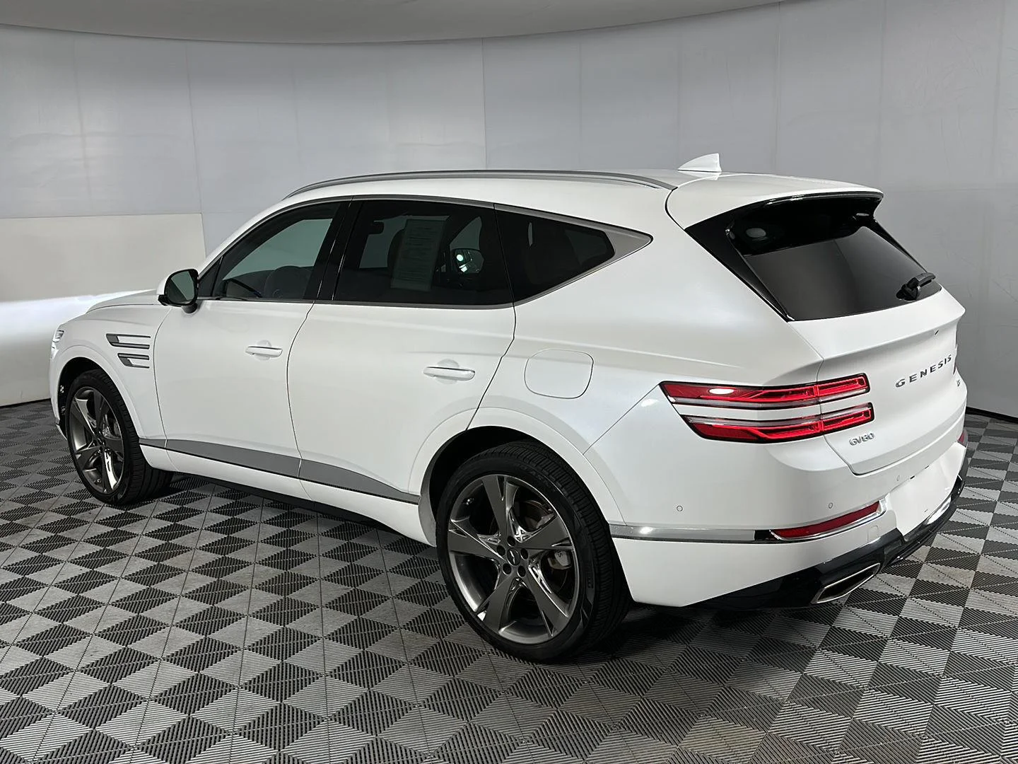 Used 2023 Uyuni White Genesis 2.5T image 25