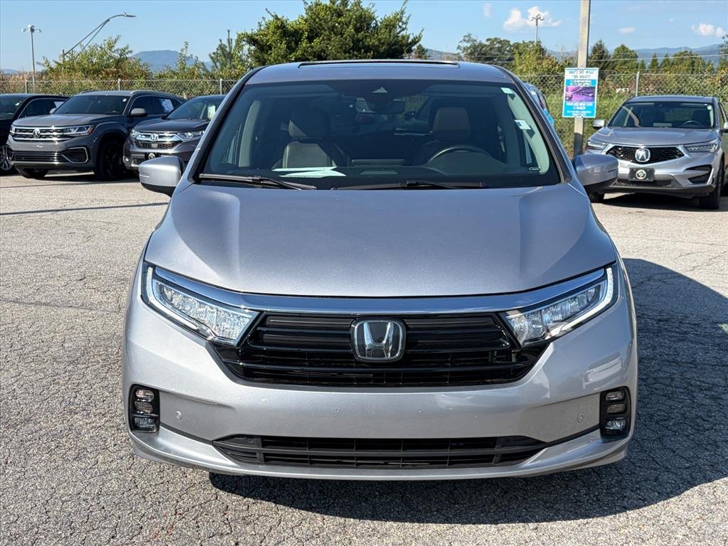 Used 2024 Lunar Silver Metallic Honda TOURING image 6