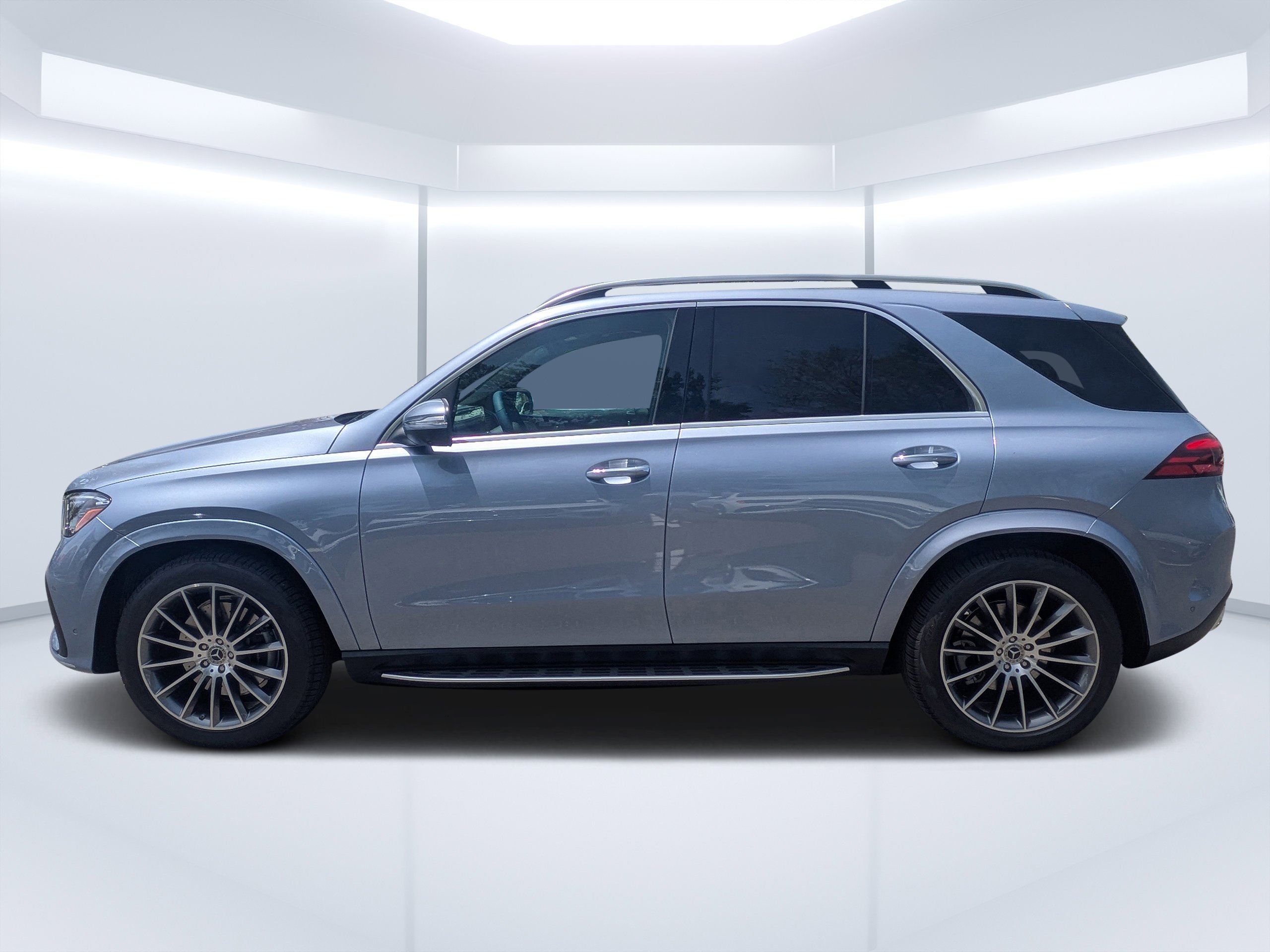 New 2026 MANUFAKTUR Cote d'Azur Light Blue Metallic Mercedes-Benz GLE 350 image 33