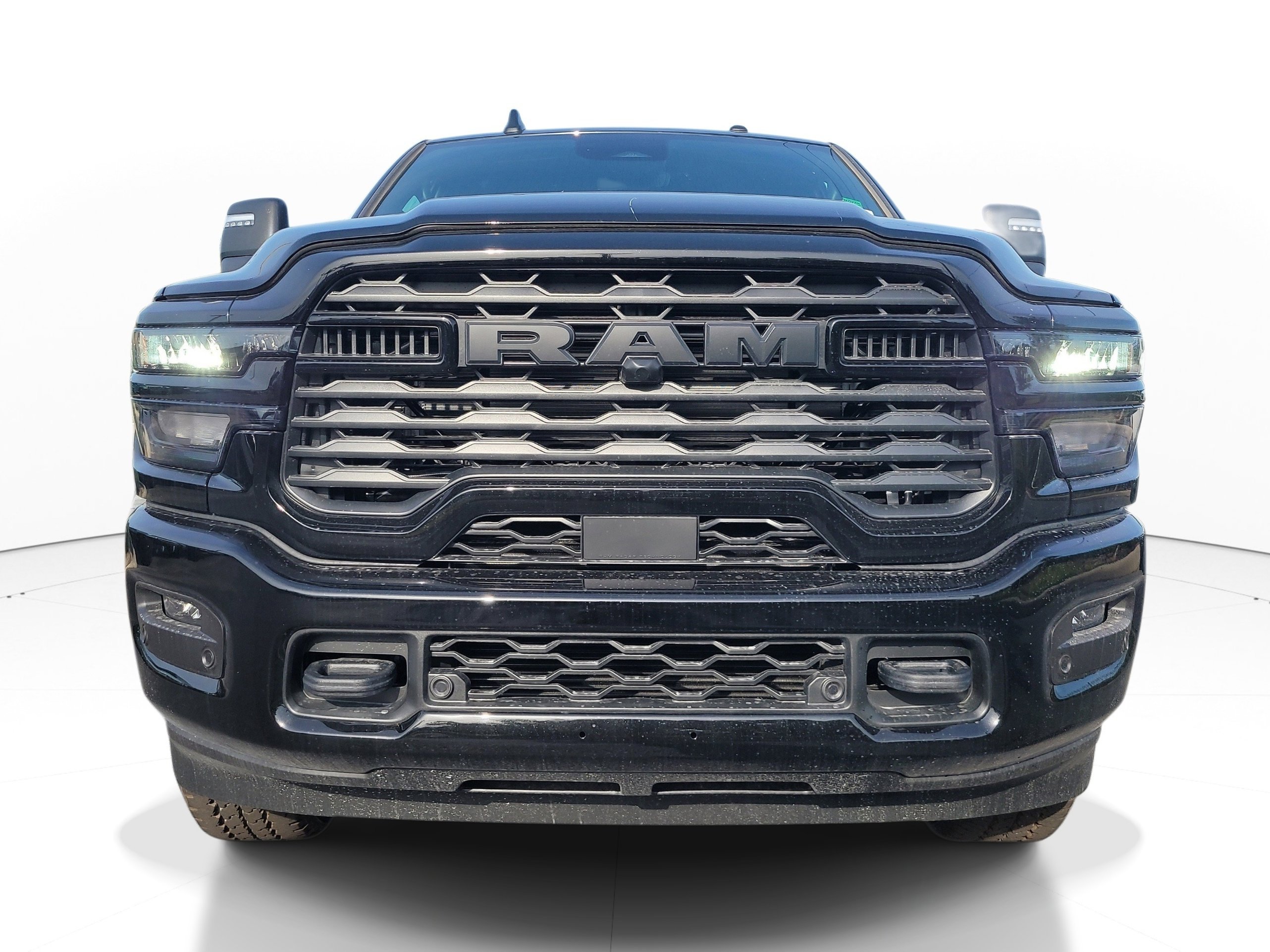 New 2026 Diamond Black Crystal Pearl-Coat Exterior Paint RAM Big Horn image 3