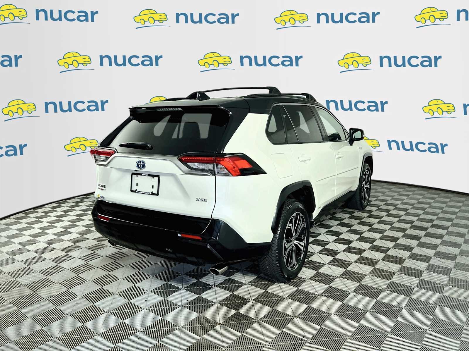 Used 2021 Blizzard Pearl w/Midnight Black Roof Toyota XSE image 7