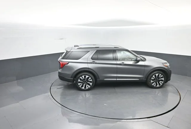 New 2026 Gray Ford Platinum image 28