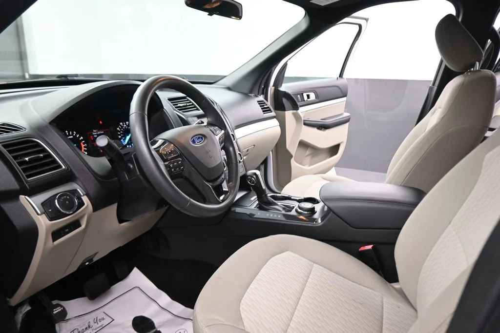 Used 2018 White Ford Base image 38