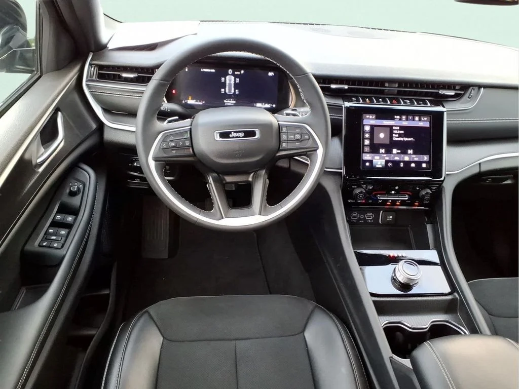 Used 2024 Black Jeep Altitude image 18