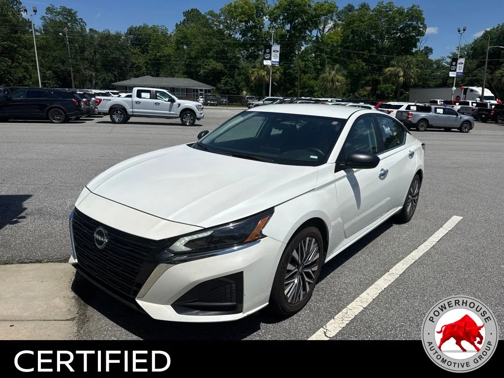 Used 2024 White Nissan 2.5 SV image 1