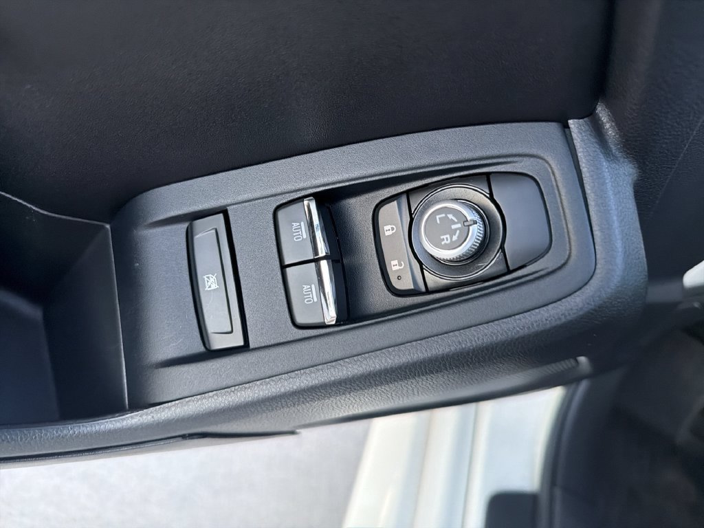 Used 2022 White Subaru Limited image 10