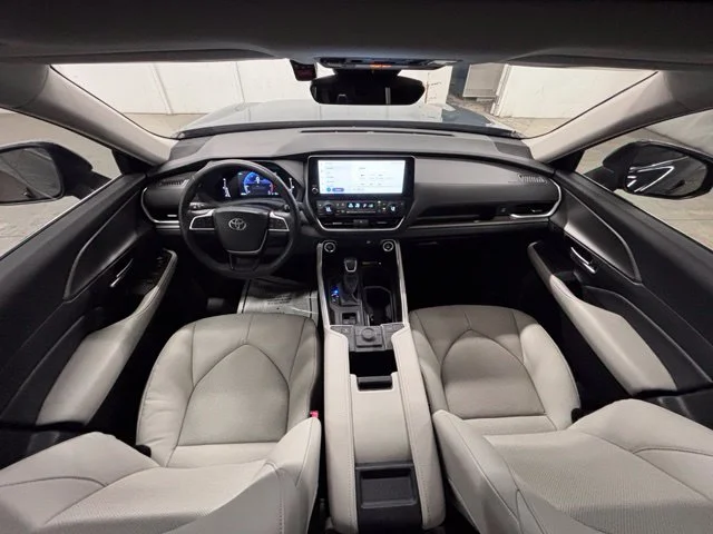 Used 2025 White Toyota XLE image 12