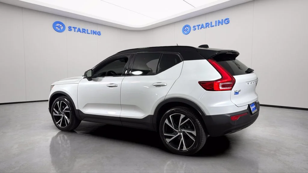 2021 Volvo XC40 R-Design - Photo 4