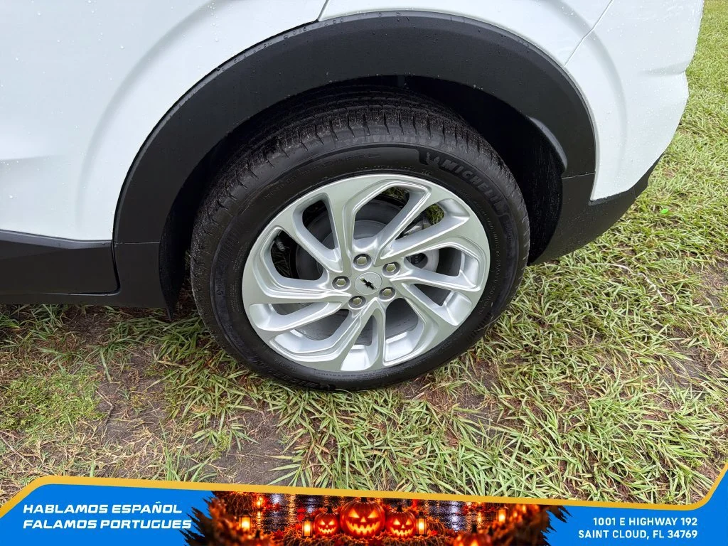 2027 Chevrolet Bolt LT - Photo 11