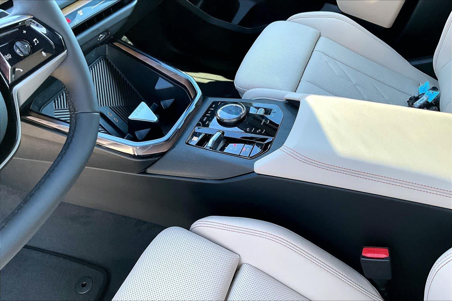Used 2026 Skyscraper Grey Metallic BMW 30 xDrive image 7