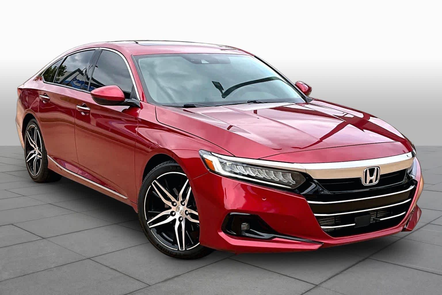 Used 2021 Radiant Red Metallic Honda Touring image 3