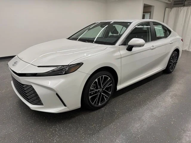 Certified Used 2025 Beige Toyota XLE image 27